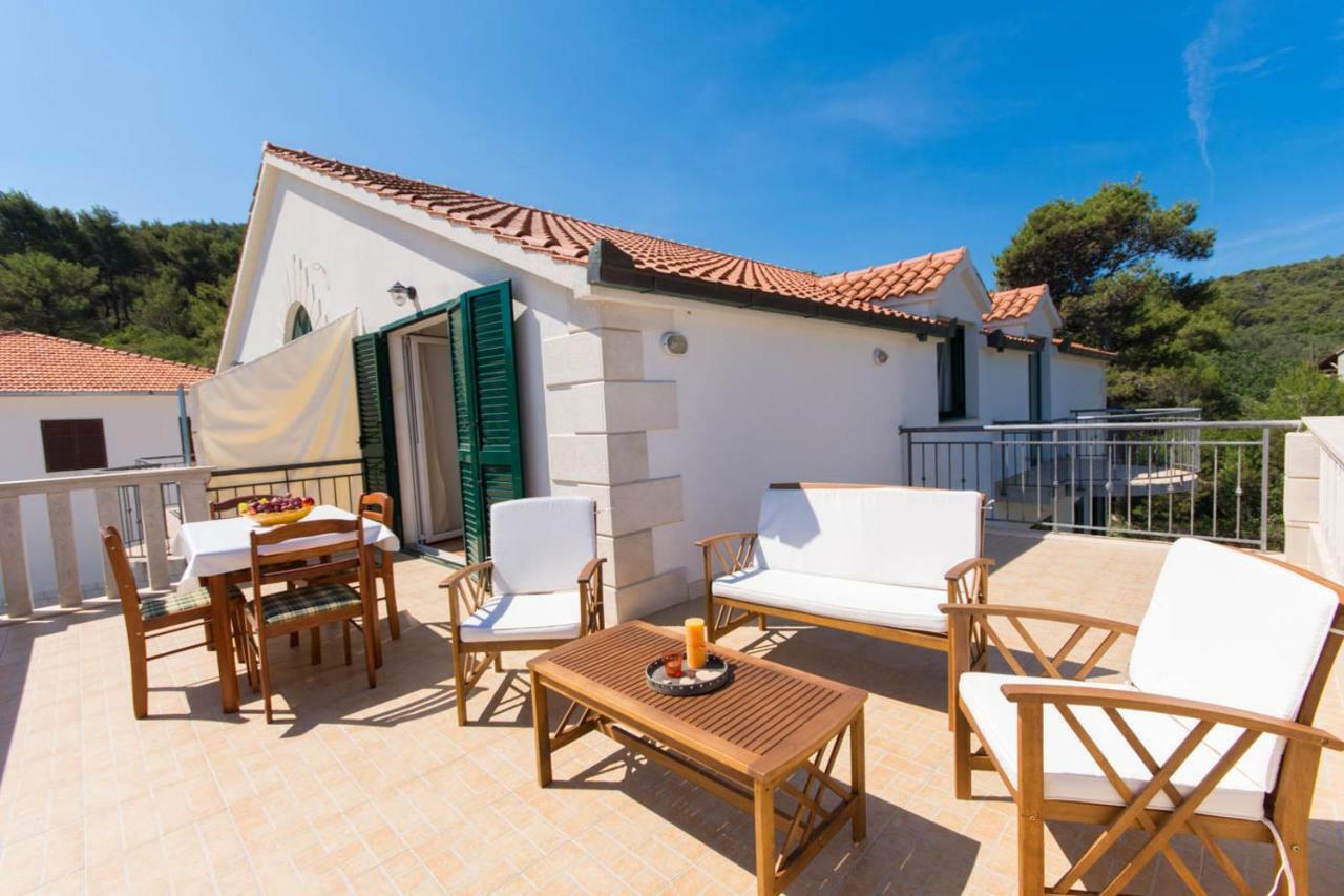 Guesthouse Vakans Slatine Exterior photo