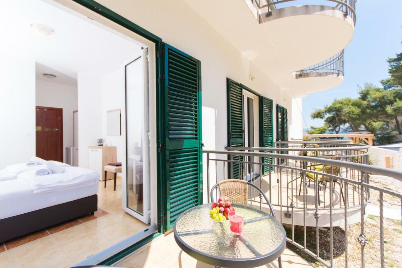 Guesthouse Vakans Slatine Exterior photo