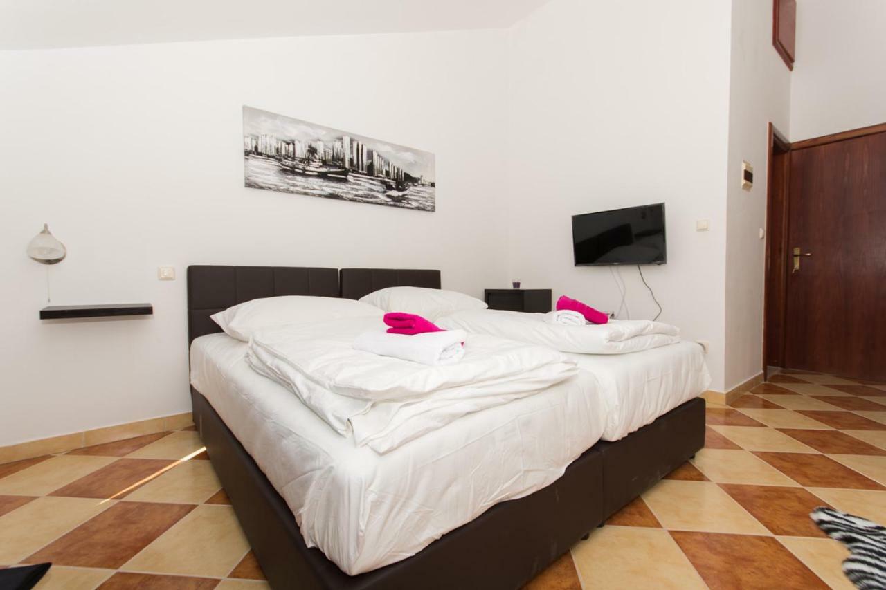 Guesthouse Vakans Slatine Exterior photo