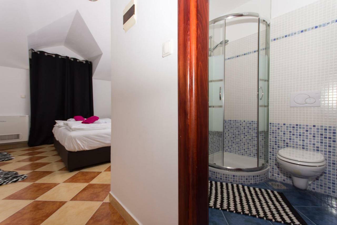 Guesthouse Vakans Slatine Exterior photo
