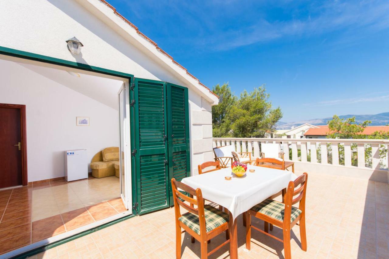 Guesthouse Vakans Slatine Exterior photo