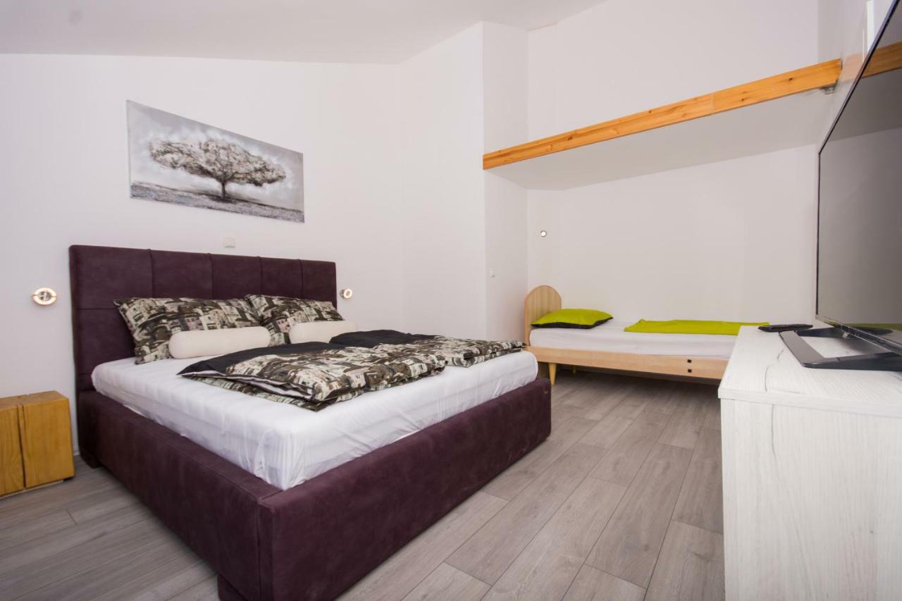Guesthouse Vakans Slatine Exterior photo